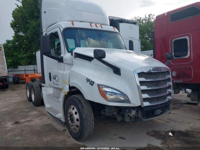  Salvage Freightliner New Cascadia 126