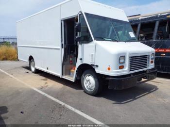  Salvage Freightliner Mt45