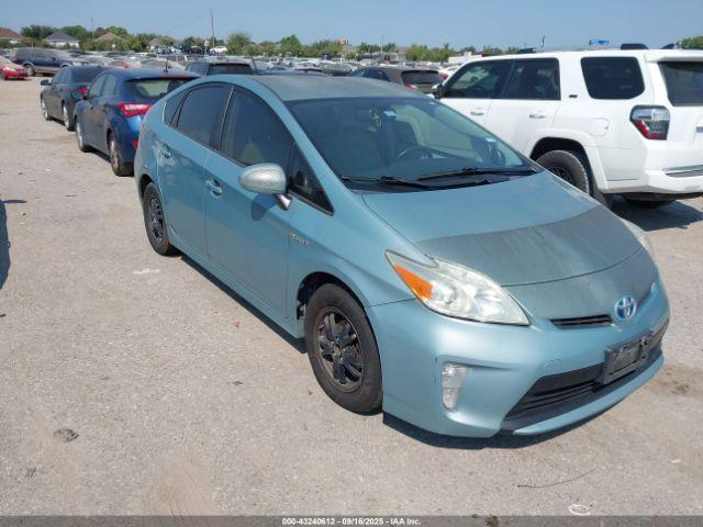  Salvage Toyota Prius