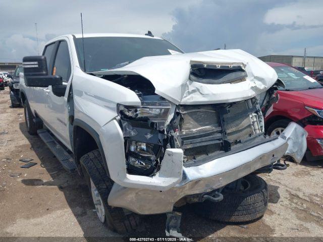  Salvage Chevrolet Silverado 2500