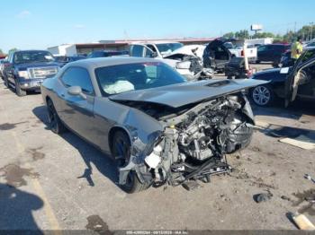  Salvage Dodge Challenger