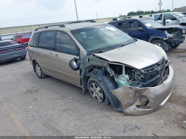  Salvage Toyota Sienna