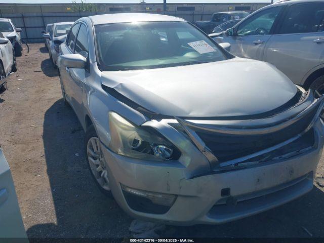  Salvage Nissan Altima
