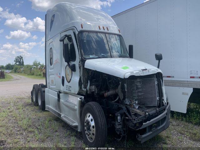  Salvage Freightliner Cascadia 125