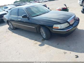  Salvage Lincoln Towncar