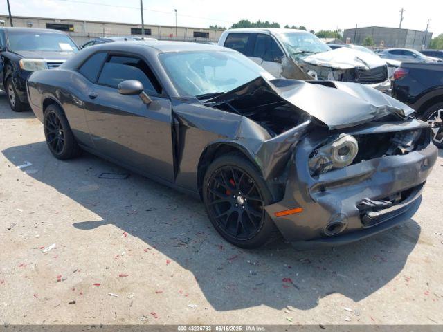  Salvage Dodge Challenger