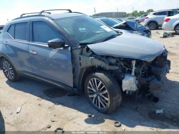  Salvage Nissan Kicks