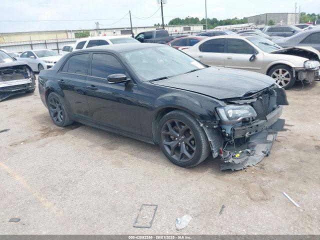  Salvage Chrysler 300