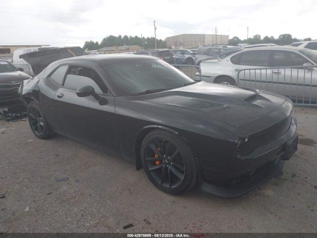  Salvage Dodge Challenger