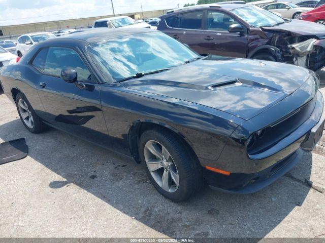  Salvage Dodge Challenger