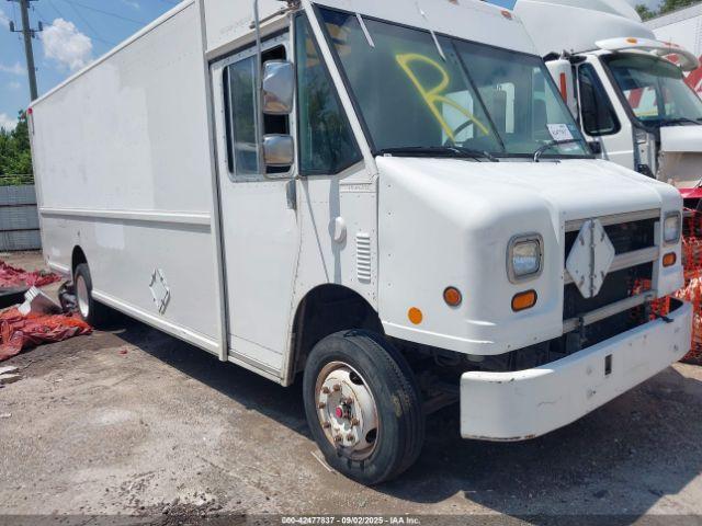 Salvage Freightliner Chassis
