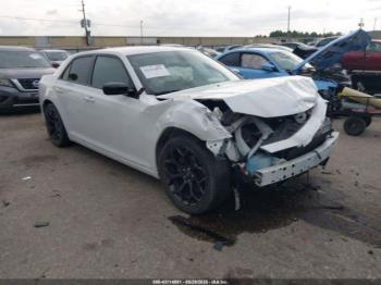  Salvage Chrysler 300