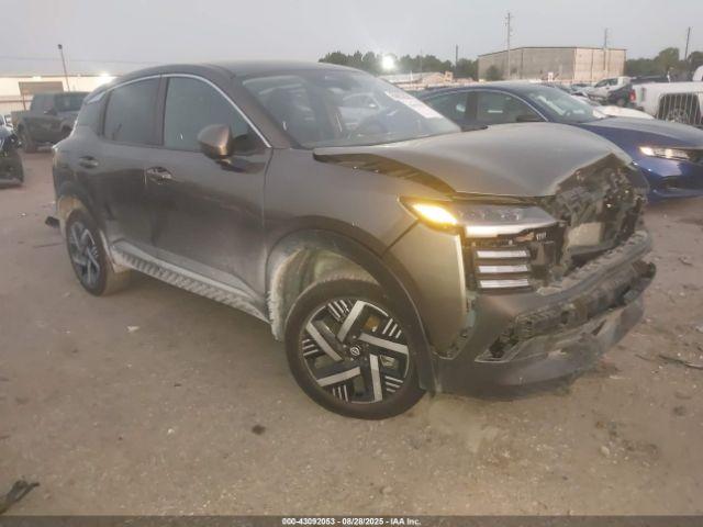  Salvage Nissan Kicks