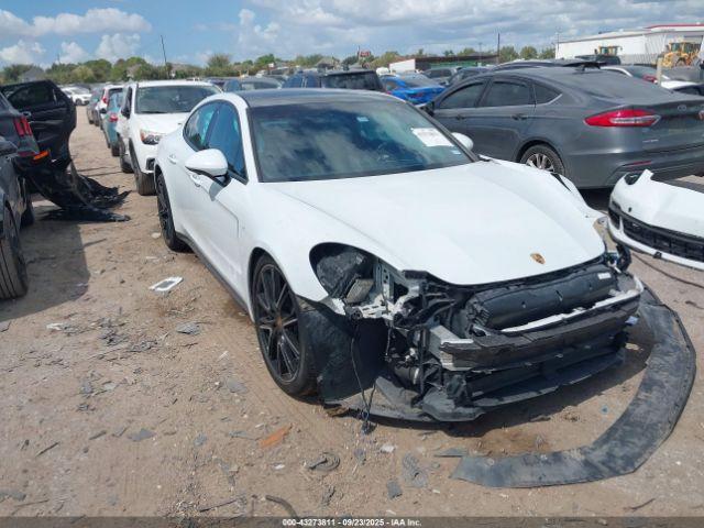  Salvage Porsche Panamera