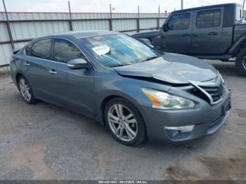  Salvage Nissan Altima