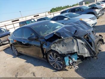  Salvage Nissan Altima