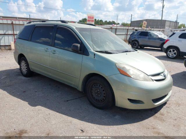  Salvage Toyota Sienna
