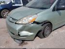 Toyota Sienna Le Image 3