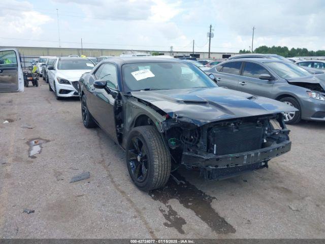  Salvage Dodge Challenger