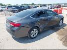 Chrysler 200 Limited Image 2
