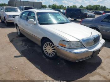  Salvage Lincoln Towncar