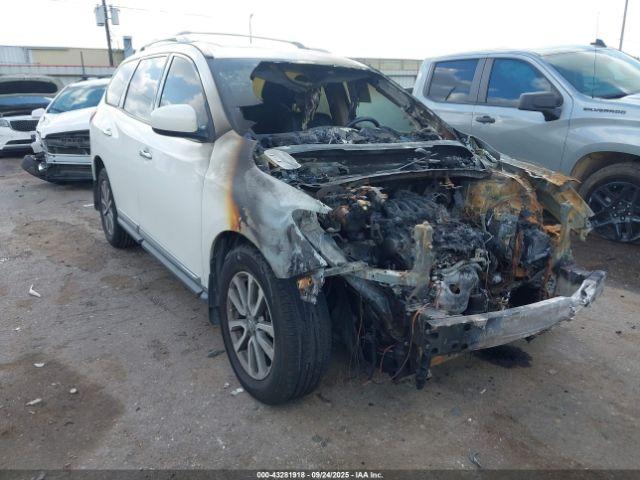  Salvage Nissan Pathfinder