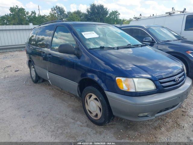  Salvage Toyota Sienna