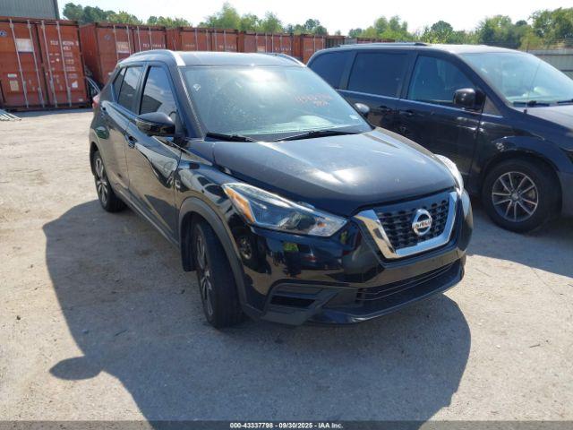  Salvage Nissan Kicks