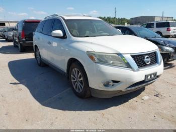  Salvage Nissan Pathfinder