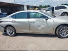 Lexus Es Ultra Luxury Image 11