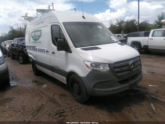  Salvage Mercedes-Benz Sprinter 2500