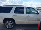 GMC Yukon Denali Image 12