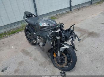  Salvage Yamaha Yzfr1