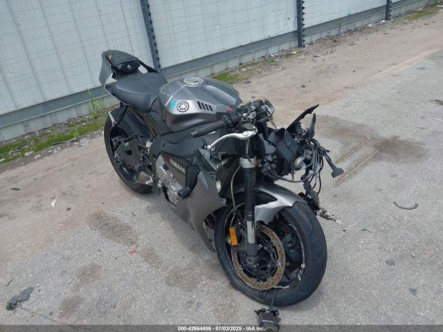  Salvage Yamaha Yzfr1