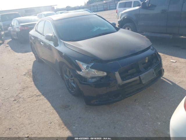  Salvage Nissan Maxima