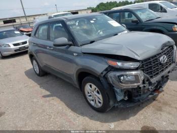  Salvage Hyundai VENUE
