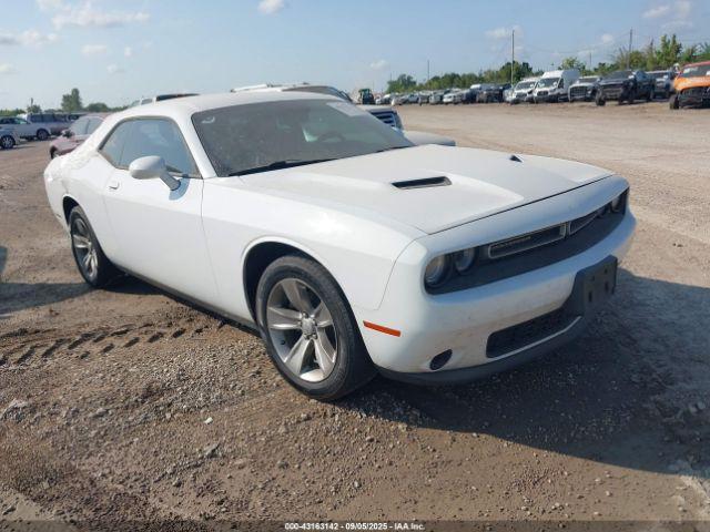  Salvage Dodge Challenger