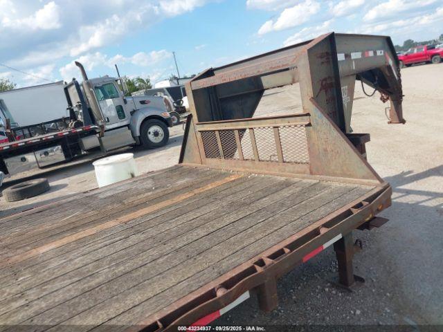  Salvage Pj Trailer Trailer Gooseneck
