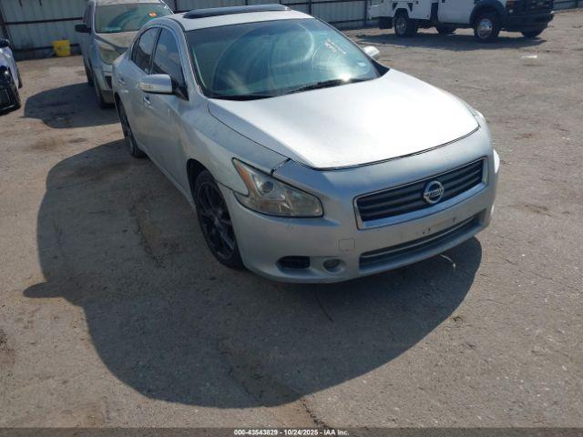  Salvage Nissan Maxima