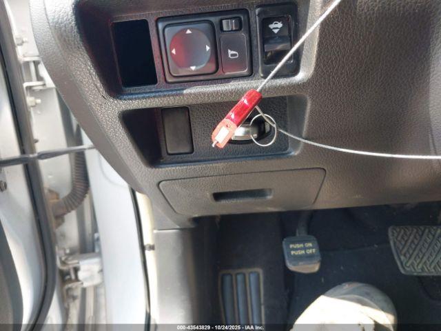 Nissan Maxima 3.5 S Image 8