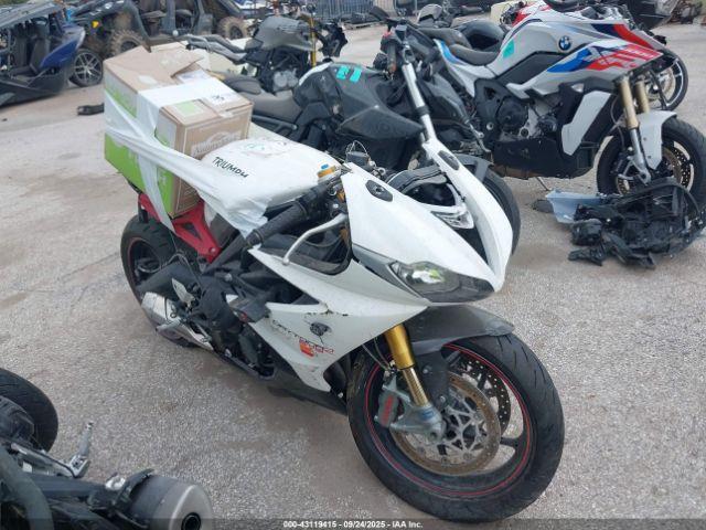  Salvage Triumph Motorcycle Daytona 675R