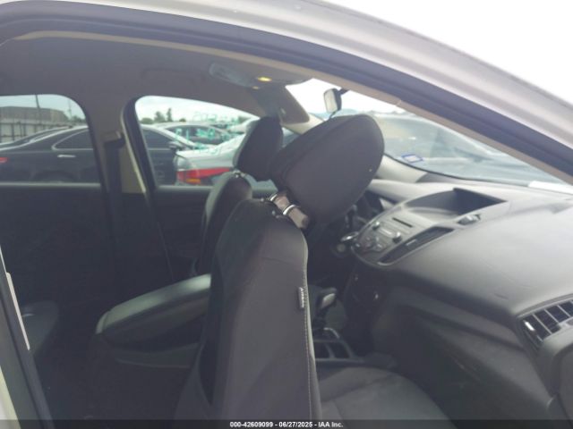 Ford Escape S Image 2