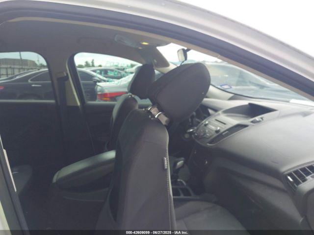 Ford Escape S Image 2