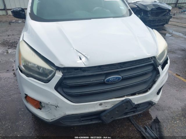 Ford Escape S Image 12