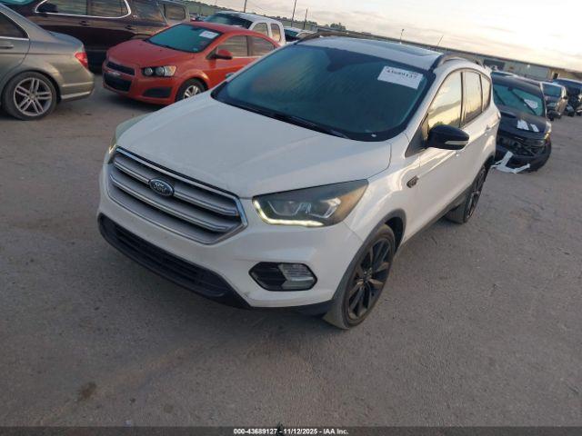 Ford Escape Titanium Image 11