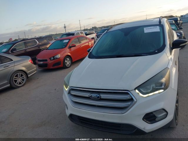 Ford Escape Titanium Image 9
