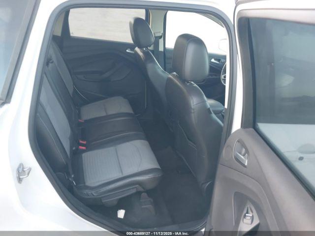 Ford Escape Titanium Image 10