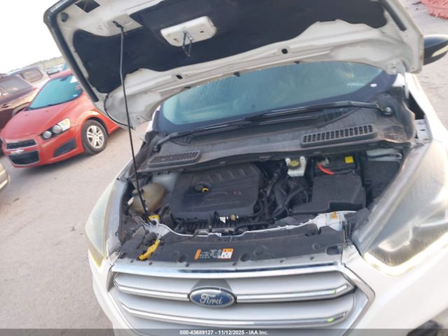 Ford Escape Titanium Image 3