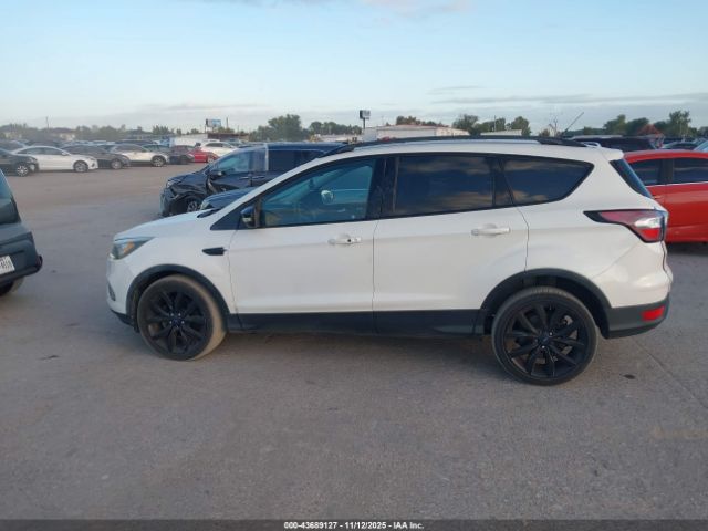 Ford Escape Titanium Image 15