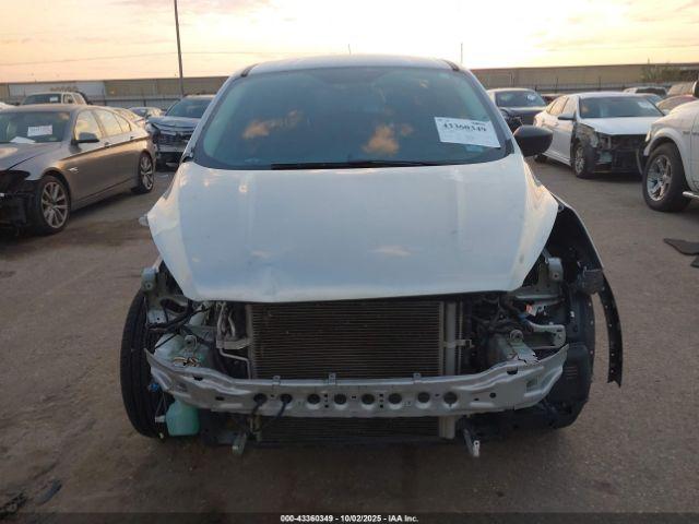 Ford Escape S Image 9